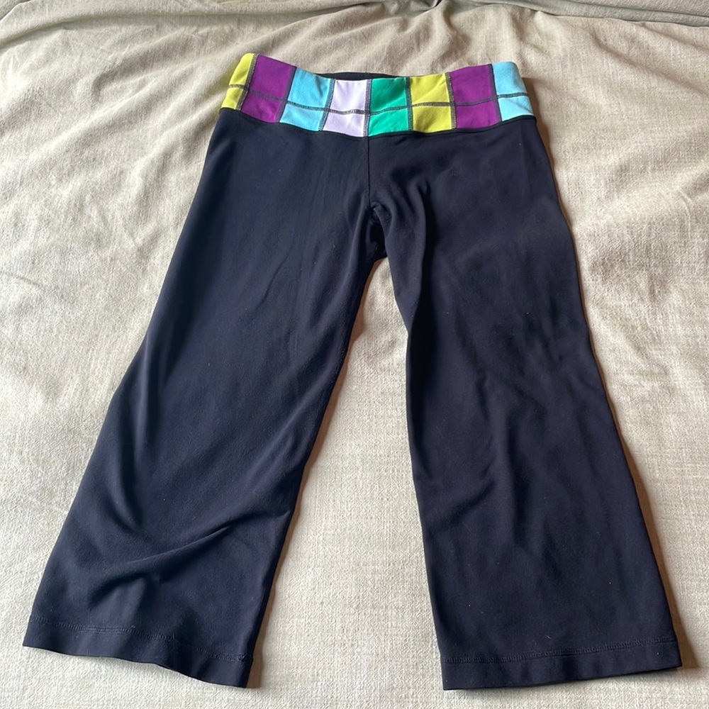 Lululemon crops, size 6